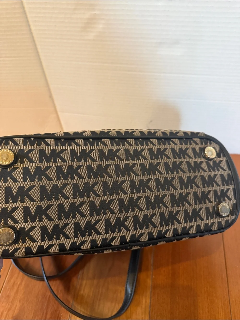 Michael Kors Bedford Large East/West Top Zip Tote Monogram Beige Black 15x10”